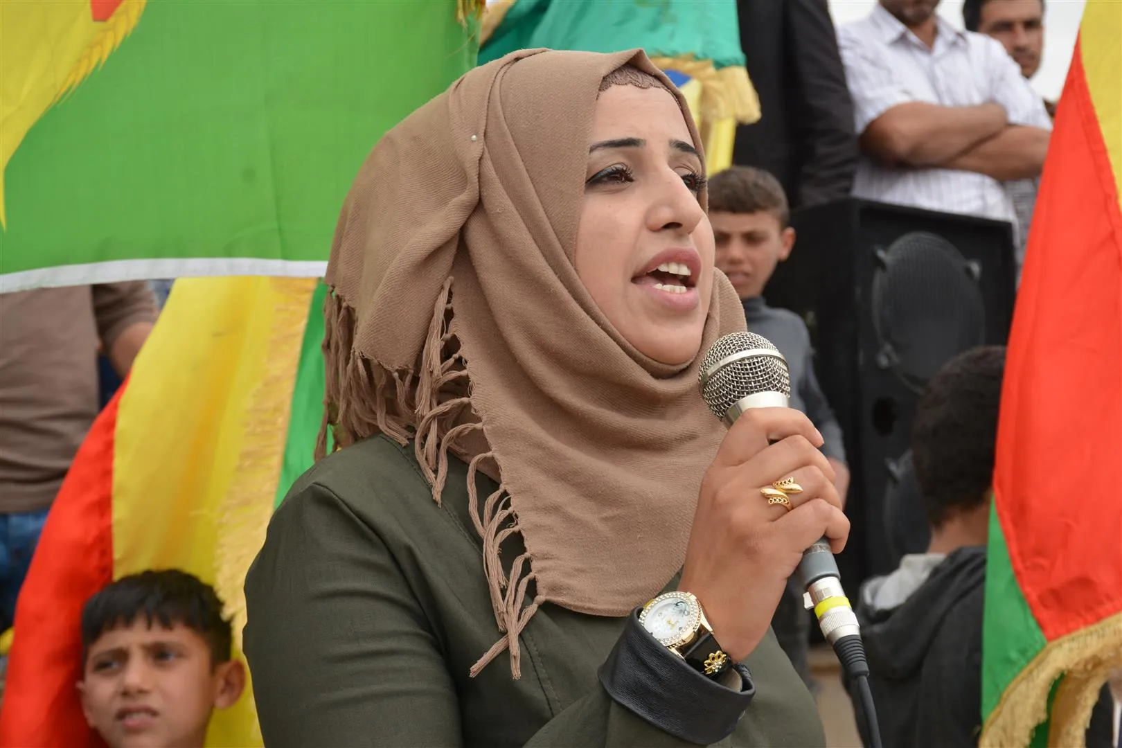 Şêniyên Holê siyaseta guhertina demografiyê şermezar kirin