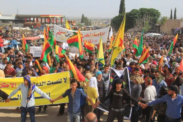 Meşa gelê Efrînê ya li dijî dagirkeriyê dest pê kir