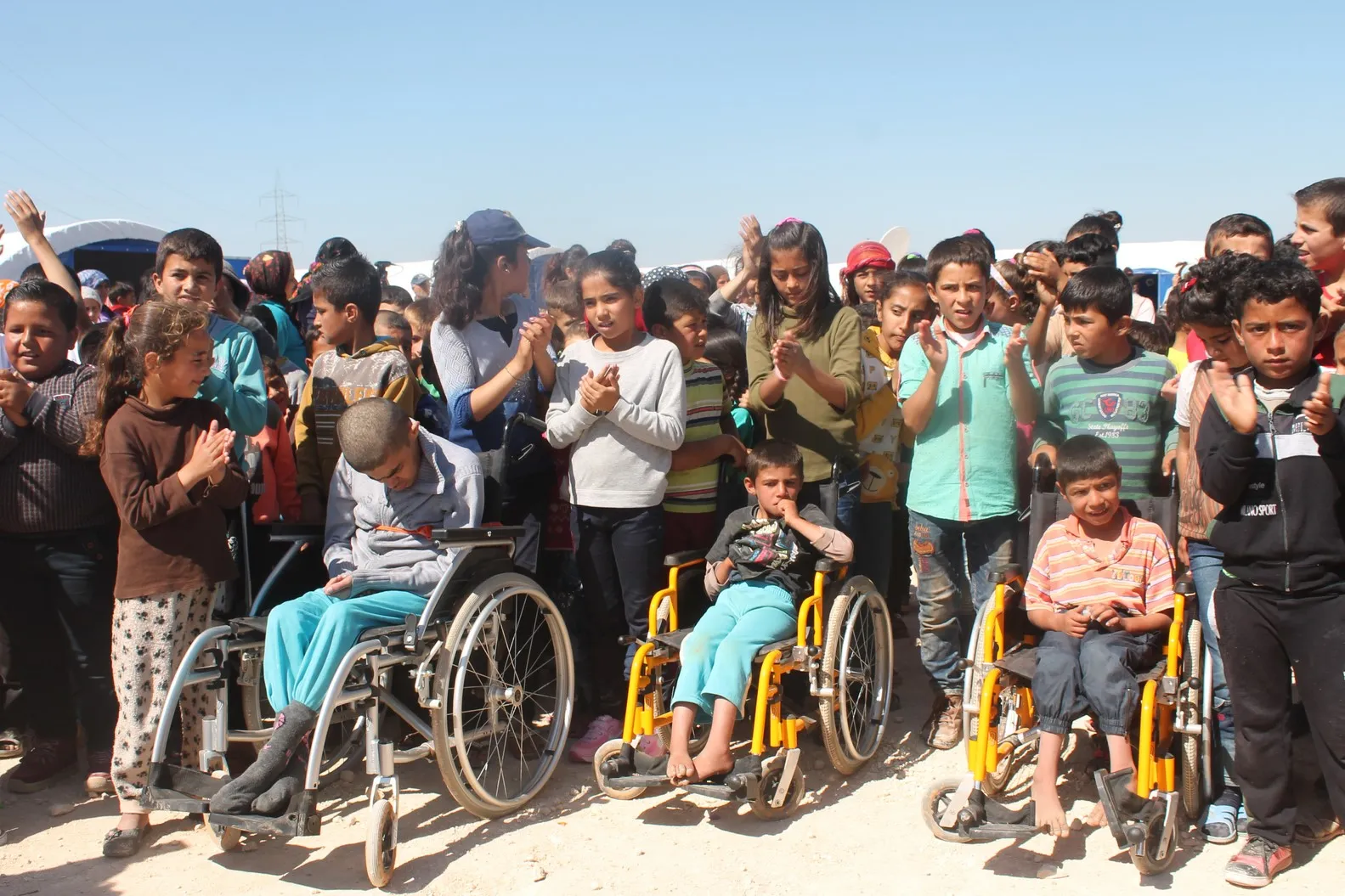 Zarokên Efrînê tevî dagirkeriyê bi zimanê dayîkê dixwînin