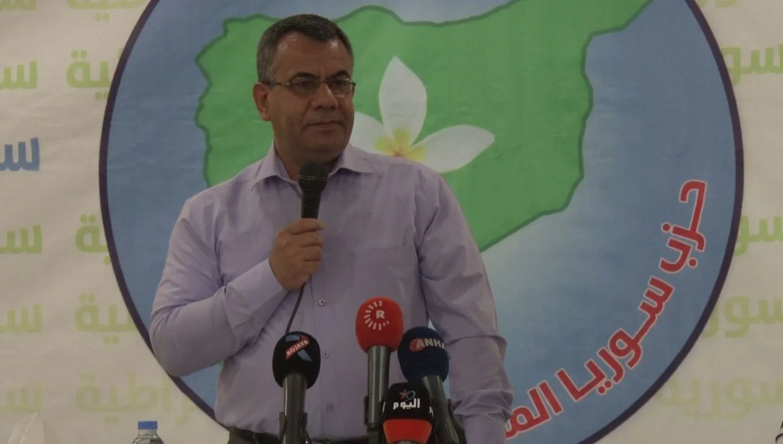 Qeftan: Em ê bi riya têkîliyên herêmî û cîhanî sînorê Sûriyê biparêzin