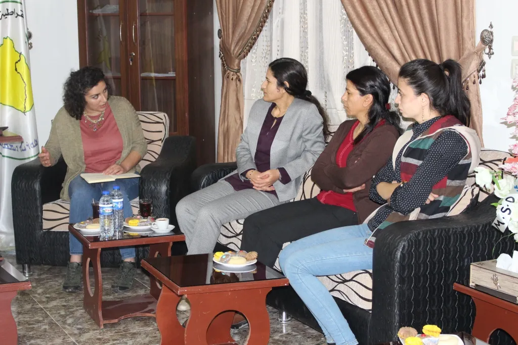 Şandeya Ewrûpî serdana MSD′ê û gundê Jinwar kir