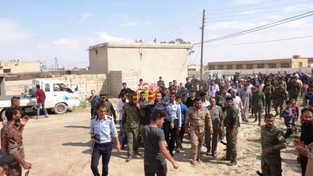 Cenazeyê şehîdekî Bagera Cizîrê hat oxirkirin