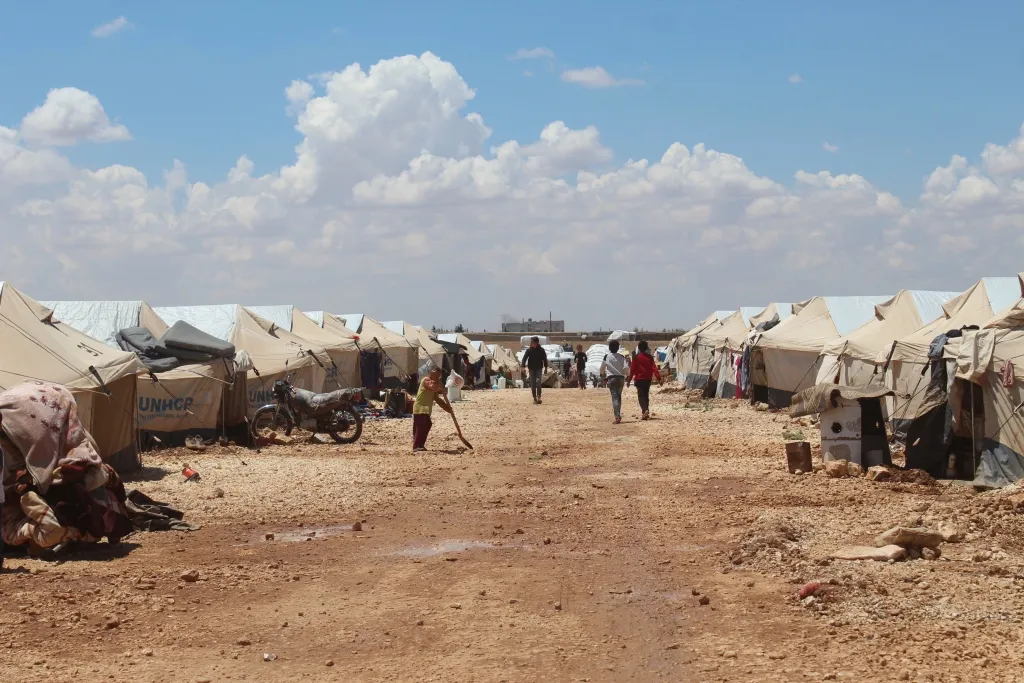Ji ber barana dijwar koçberan gelek zehmetî dîtin