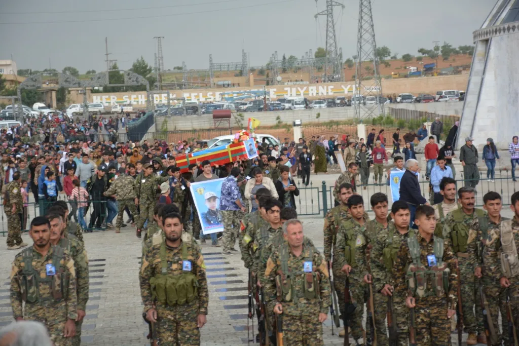 Cenazeyê şehîd Hemûdî Kobanê hat oxirkirin