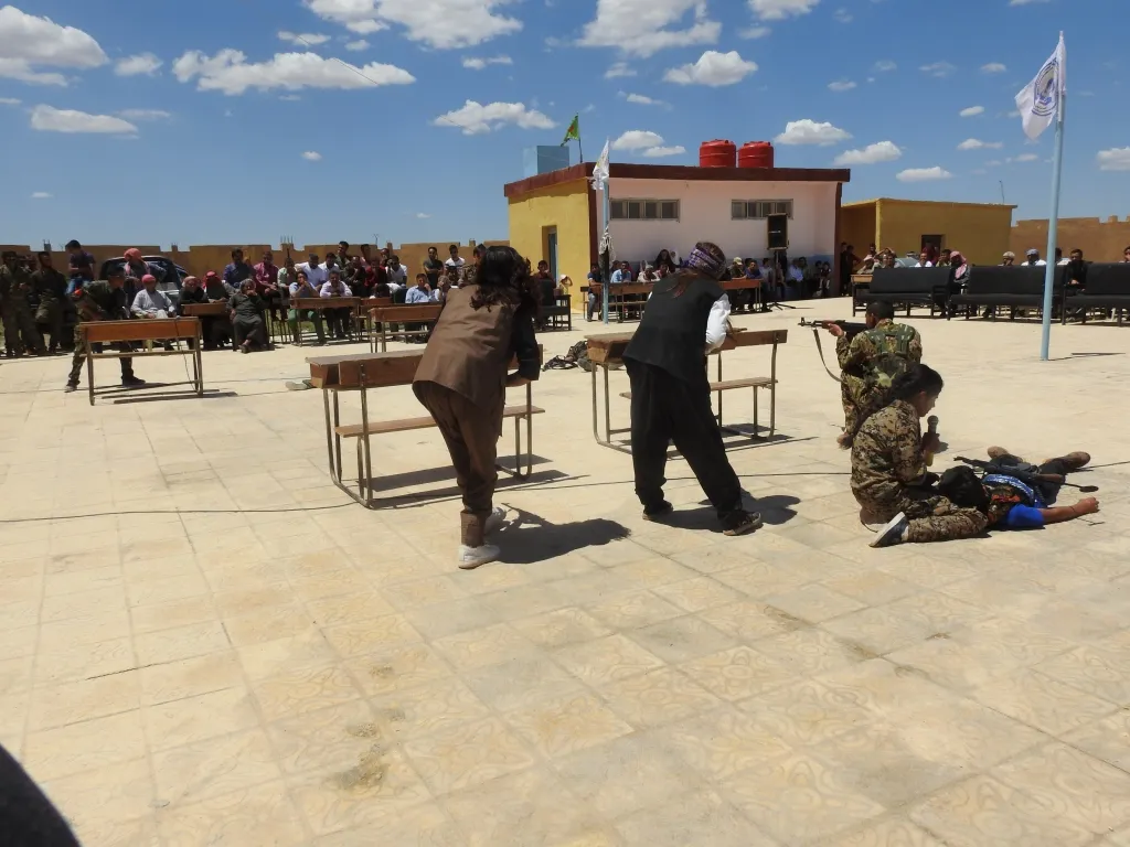 Li herêma Firatê şahiyên pîrozbahiya 15′ê Gulanê