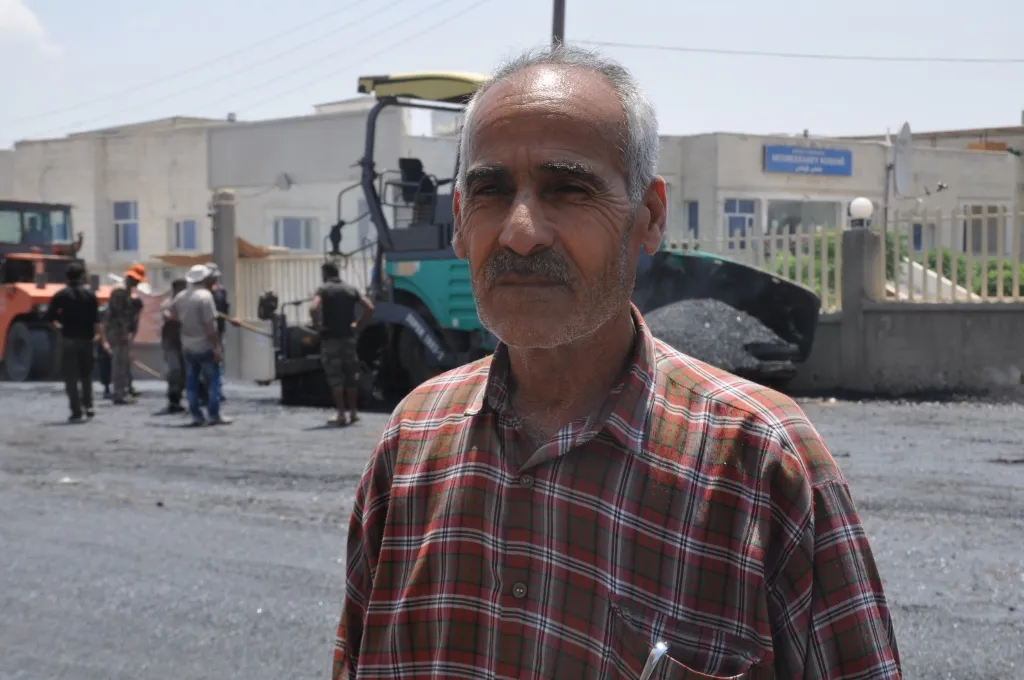 Şaredariya Kobanê riyên bajêr sererast dike