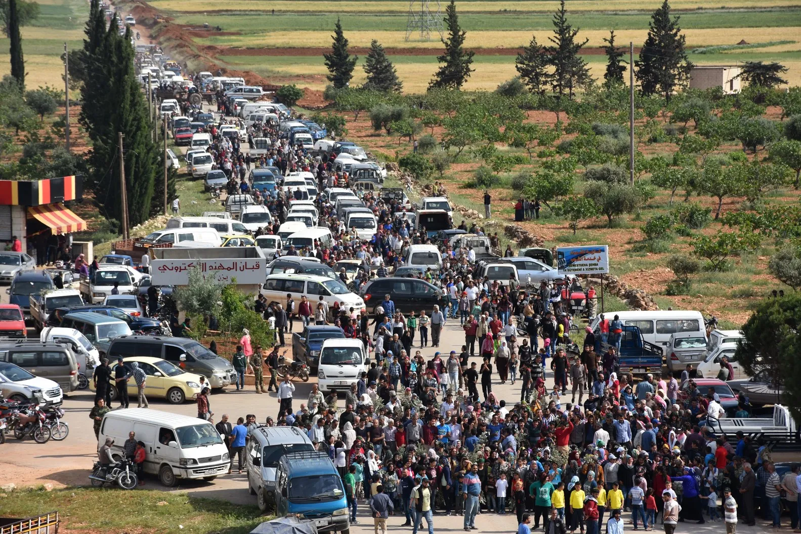 Gelê Efrînê bi meşeke bi heybet dagirkeriya Tirk şermezar kirin