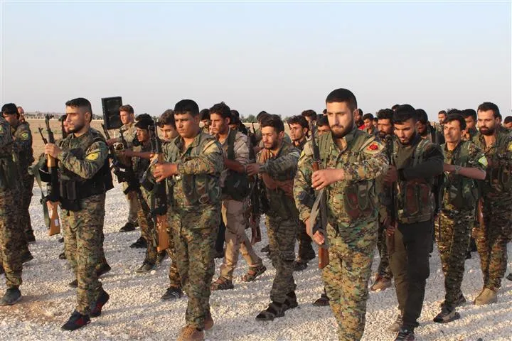 Şêniyên kantona Hesekê serdana goristanên şehîdan kirin