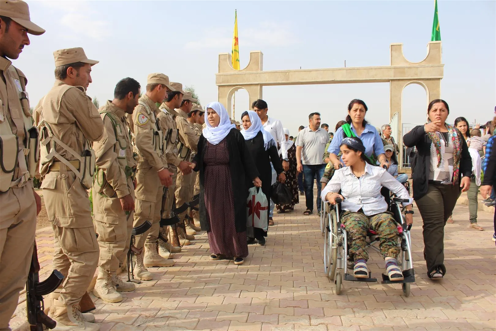 Şêniyên kantona Qamişlo serdana goristanên şehîdan kirin