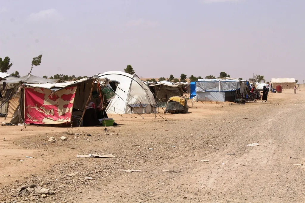 Zehmetî zêde dibin û alîkarî kêm e