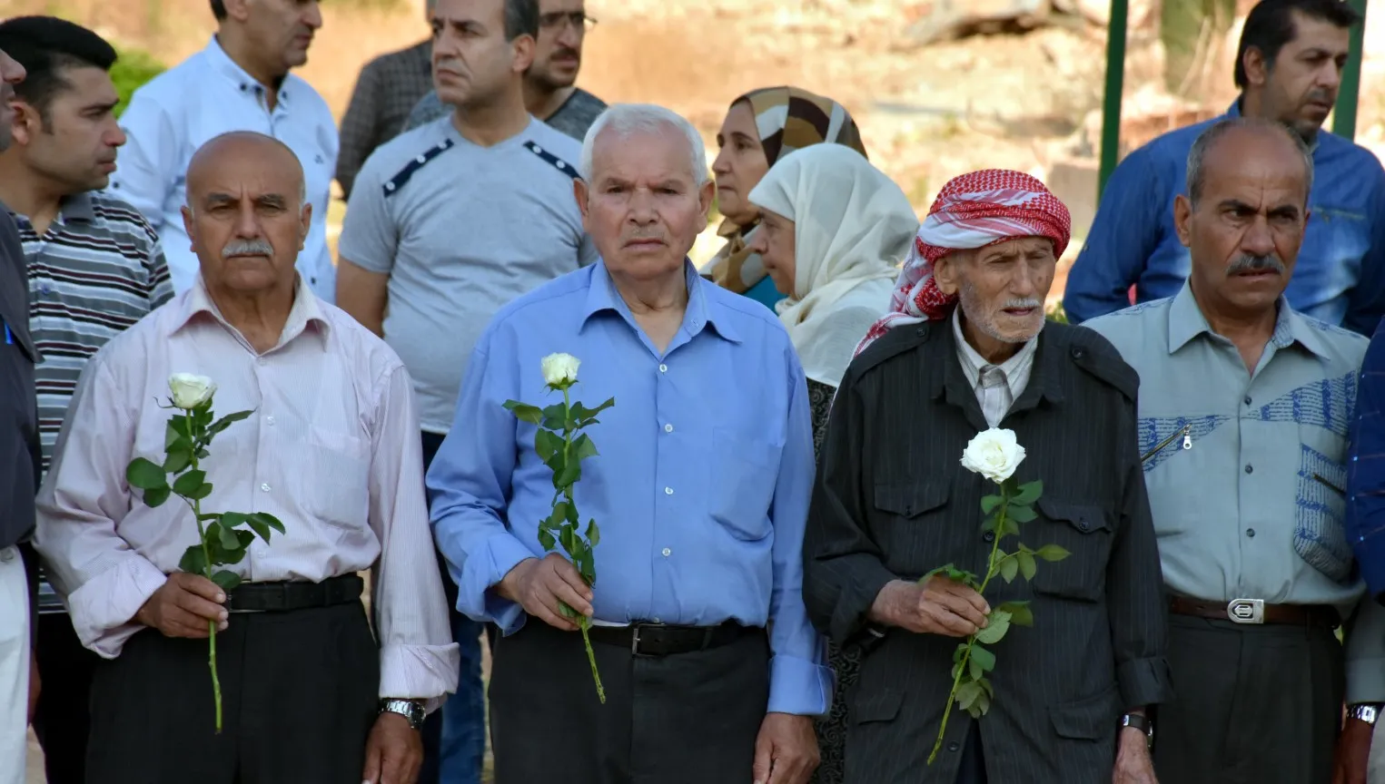 Şêniyên Helebê serdana gorên şehîdan kir