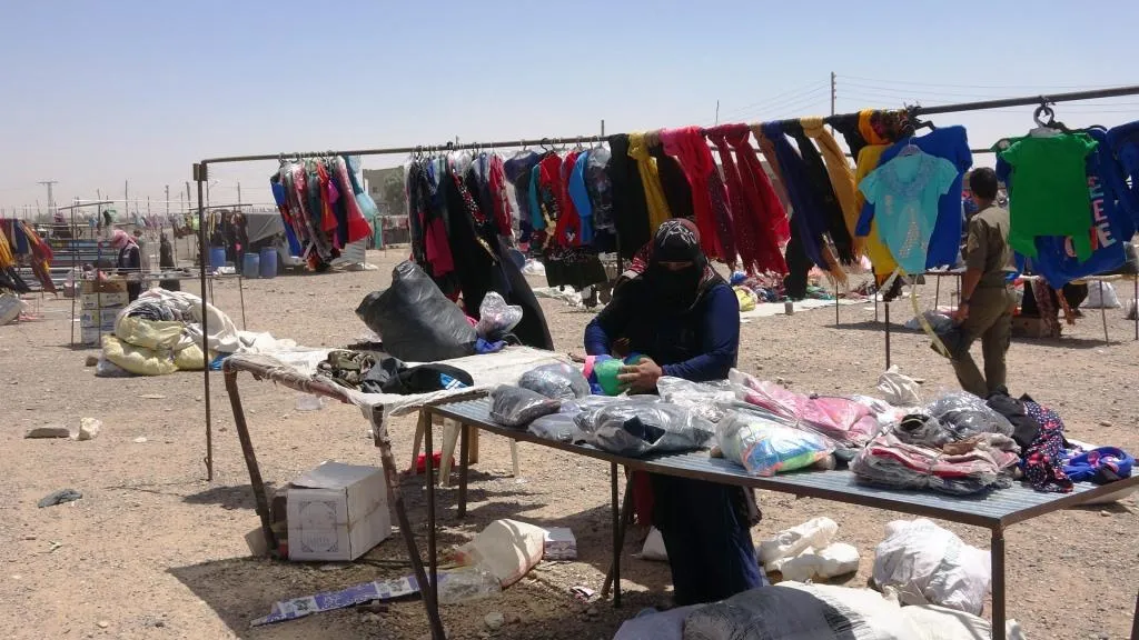Gelê Dêrezorê cejna remazanê bi aramî pêşwazî dikin