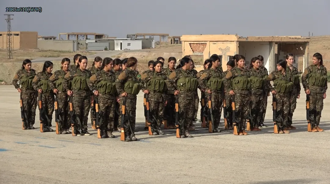 30 jinên ciwan tev li YPJ`ê bûn