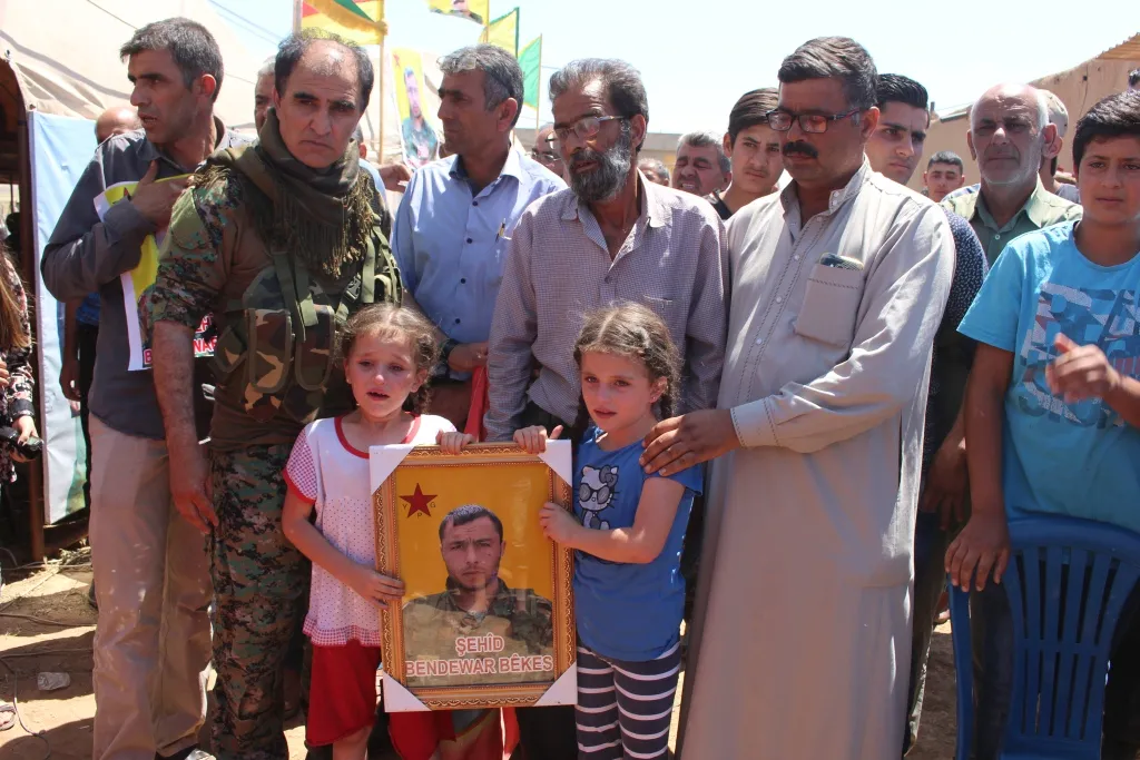 Nasnameya şervanekî YPG`ê bi merasîmekê hate raghandin