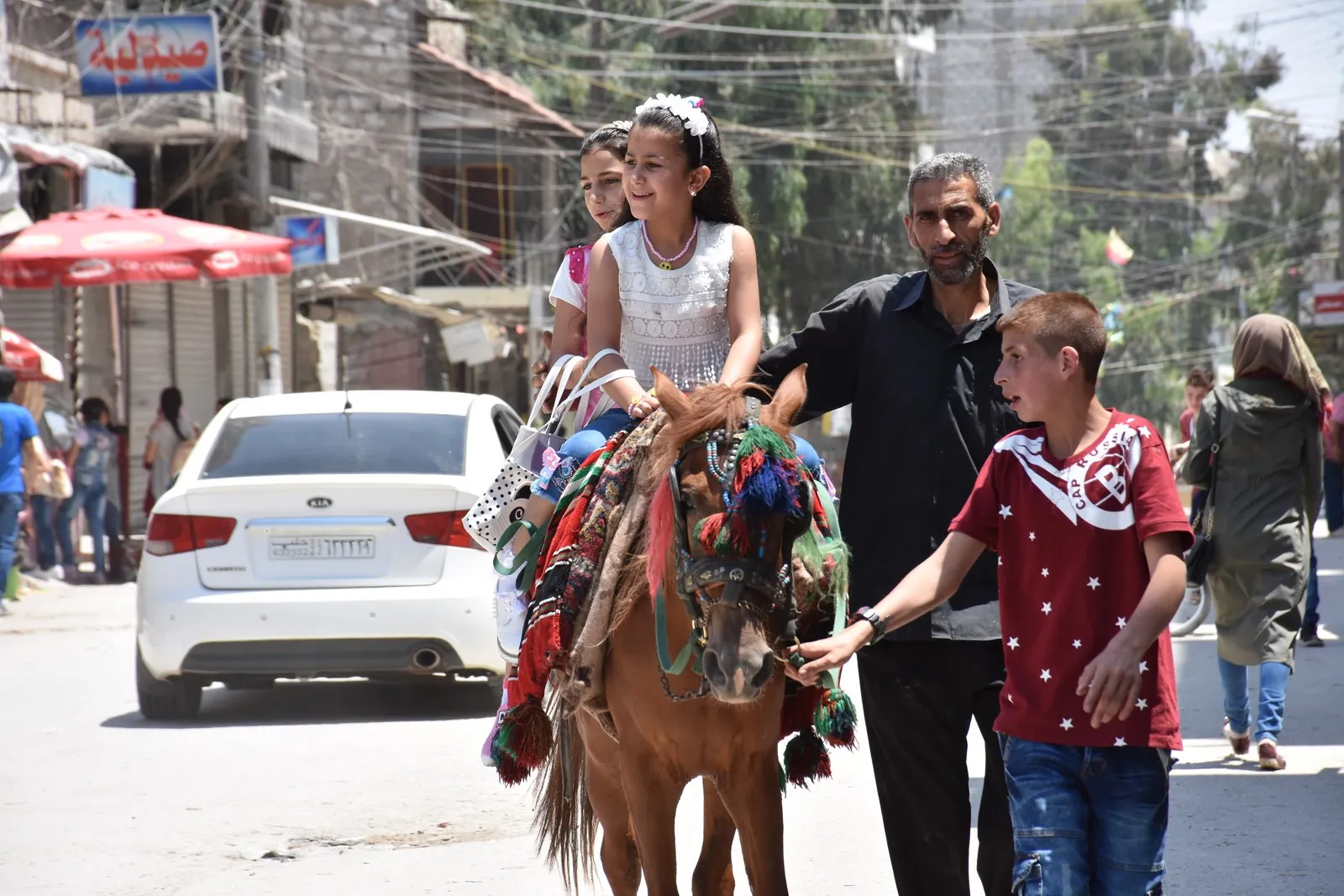 Kêfxweşiya zarokên Şêxmeqsûdê: Hespê Apê Hisên