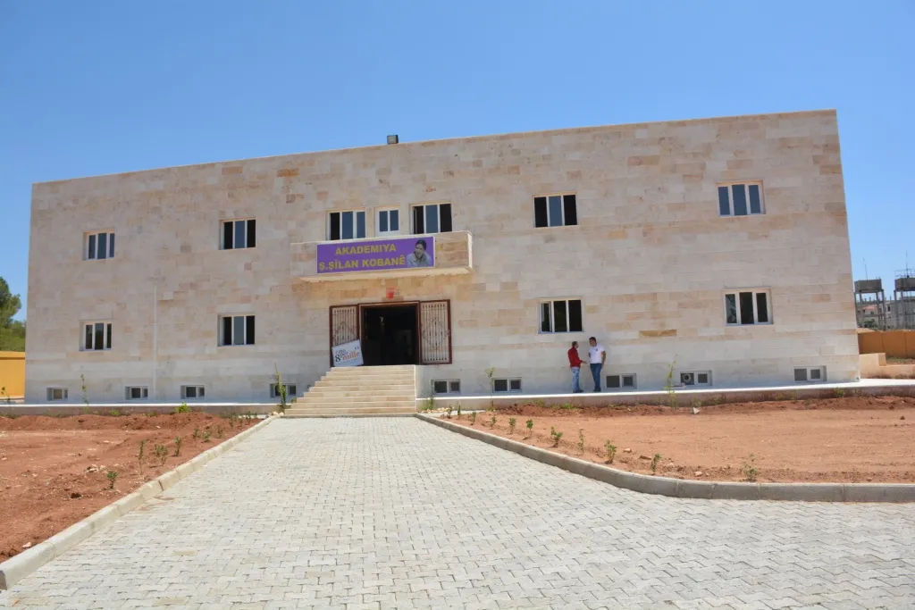 Kongreya Star akademiyeke nû vekir