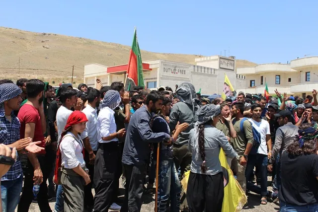 Ciwanên Bakurê Sûriyê: PDK‘ê cardin îxaneta xwe îsbat kir