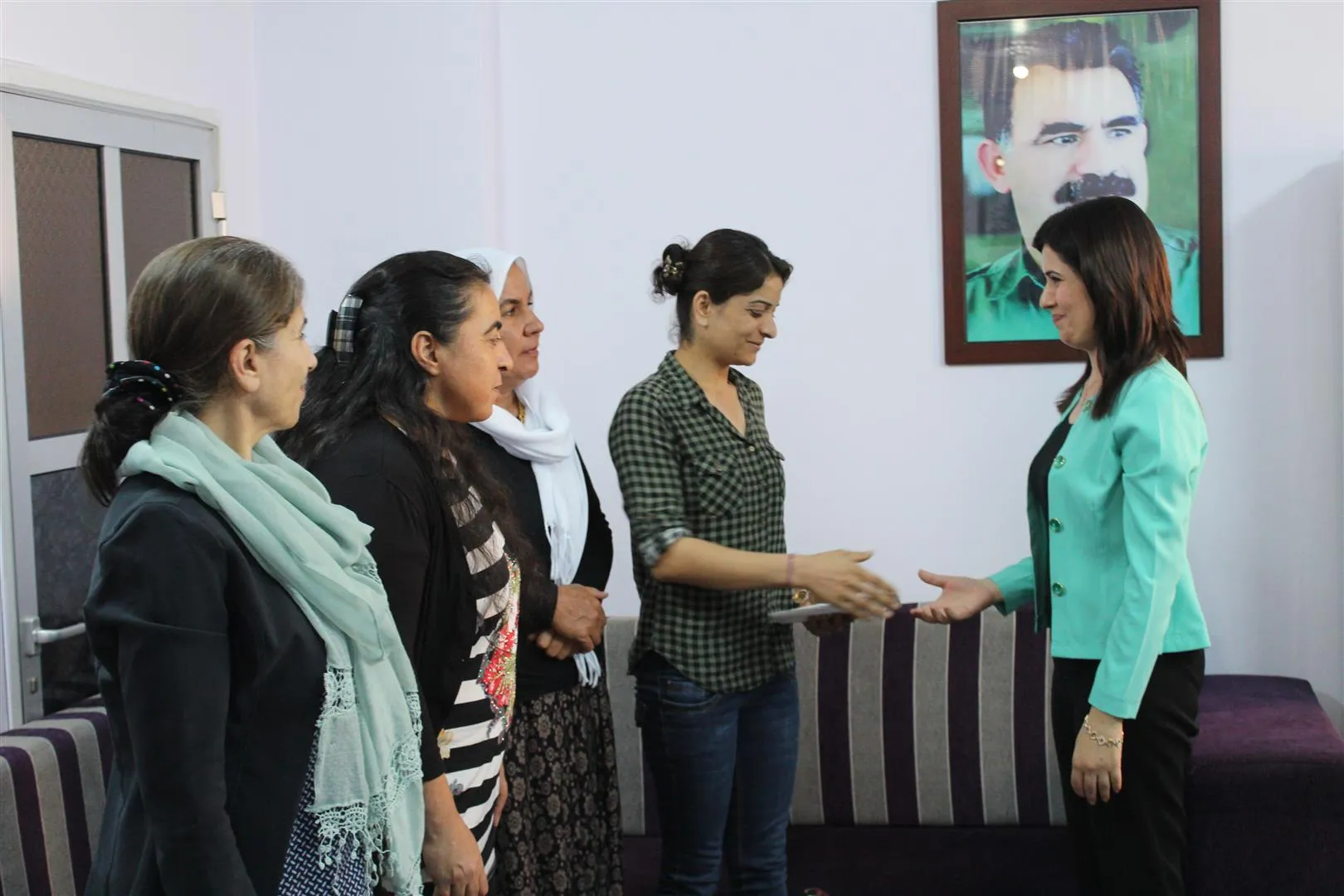Jinên Şengalê bi gelê Efrînê re ne