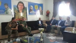 Şandeya Tevgera Nûjen serdana Meclîsa leşkerî ya Minbicê kir