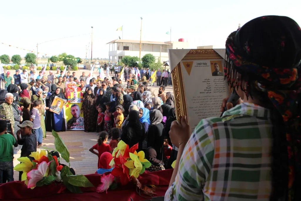 Xaka Hesekê şehîd Elîşêr hembêz kir