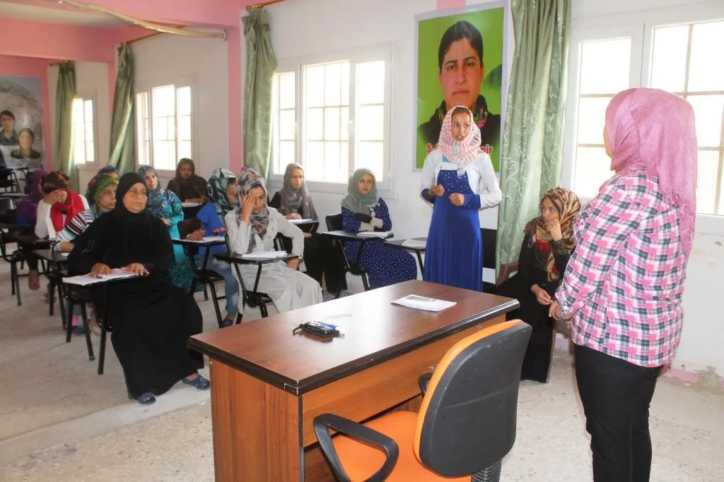 Akadmiya Jinên Sûriyê dewreya perwerdeyê ya 4'emîn vekir