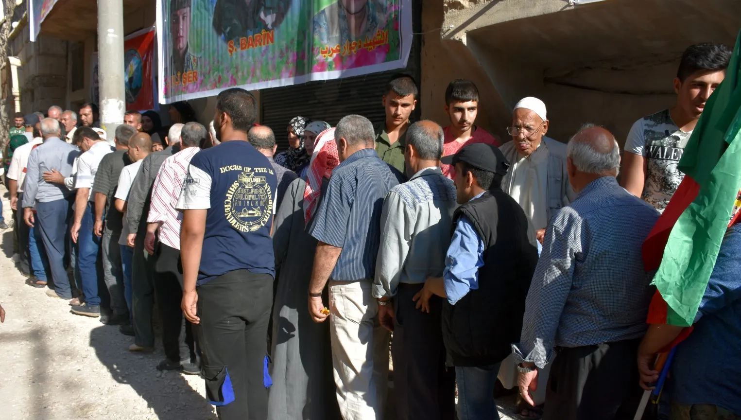 Sedan kesî ji malbata şehîd Kendal re sersaxî xwestin