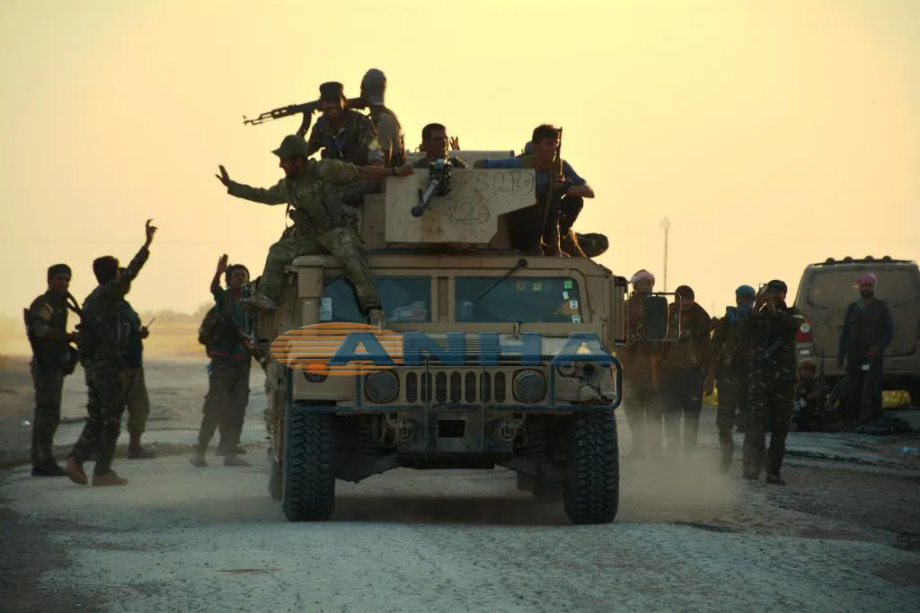 Şervanên QSD'ê du gund li ser sînor rizgar kirin