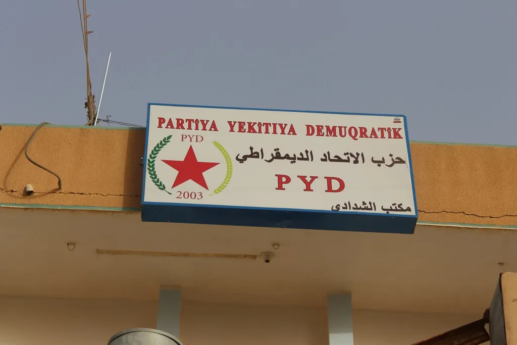 Piştî Hol û Erîşê îro li Şedadê buroya PYD`ê hate vekirin