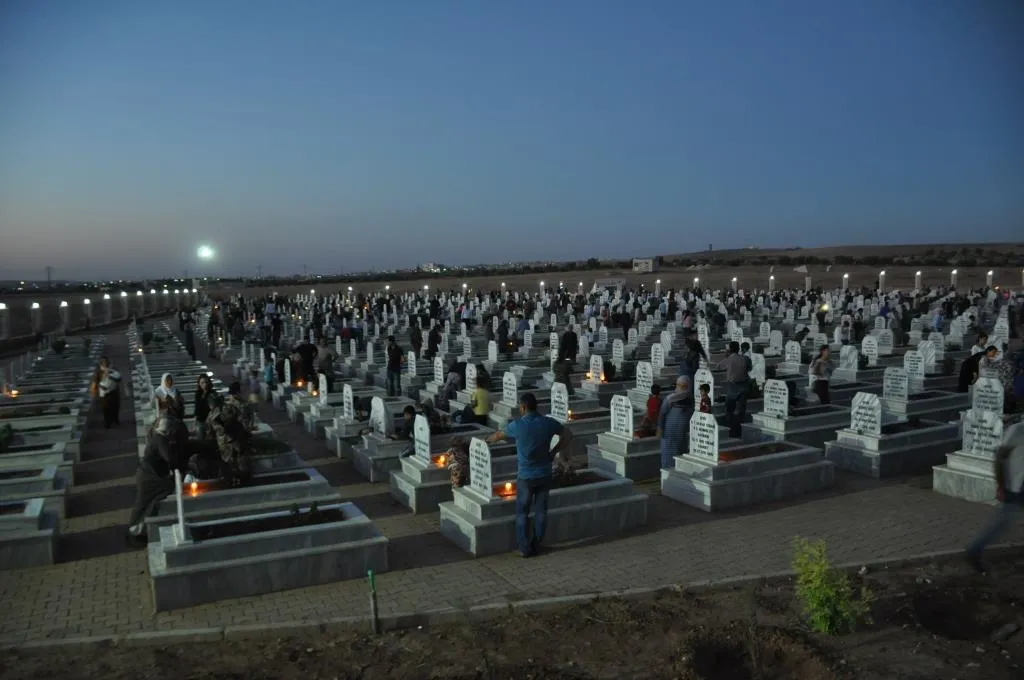 Gelê Kobanê şehîdên meha Hezîranê û têkoşer Zîlan bîr anîn