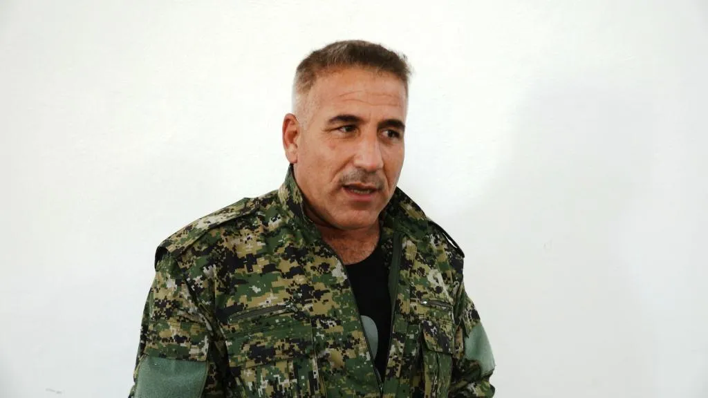 Rûspiyên Reqayê bi QSD'ê re rêbazên xurtkirina ewlehiya bajêr gotubêj dikin