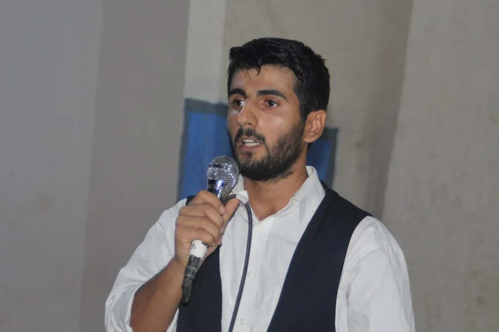 Çand û Hunera Mexmûrê li Rojava dest bi pêşkêşkirina şanoyê kir