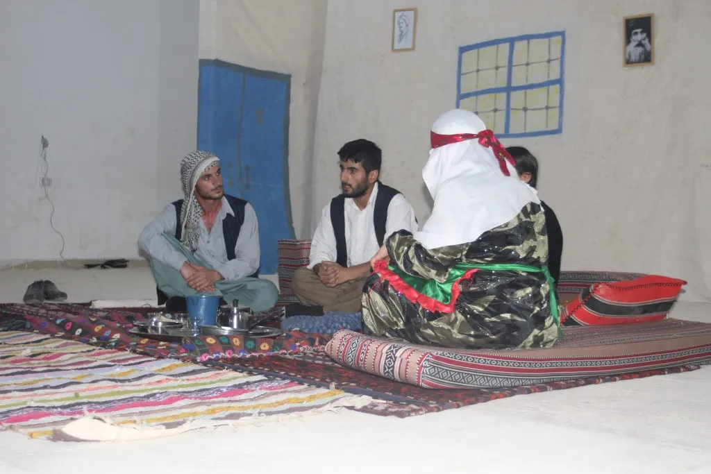 Çand û Hunera Mexmûrê li Rojava dest bi pêşkêşkirina şanoyê kir