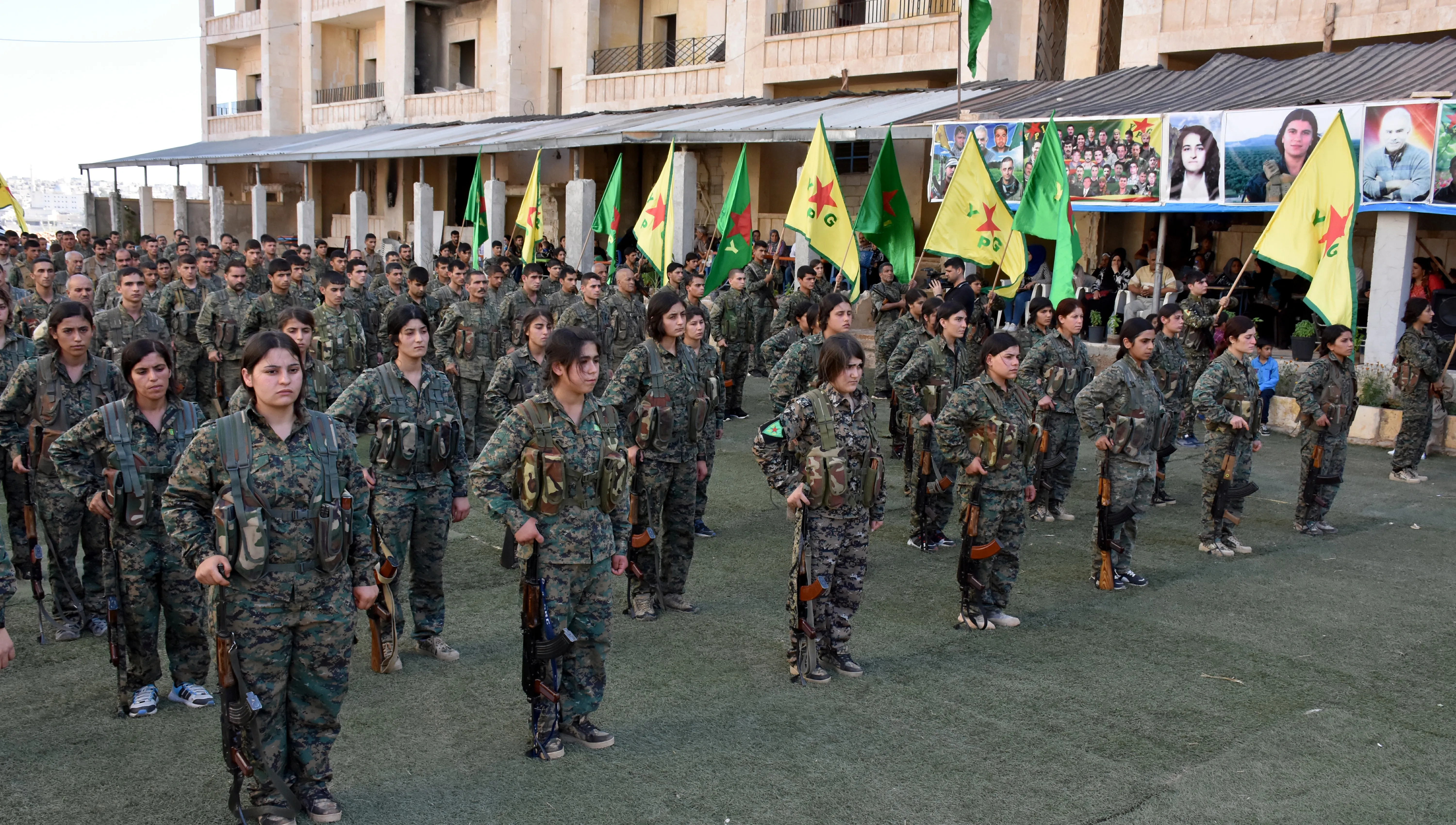 40 ciwanên din ji Helebê tev li YPG`ê bûn