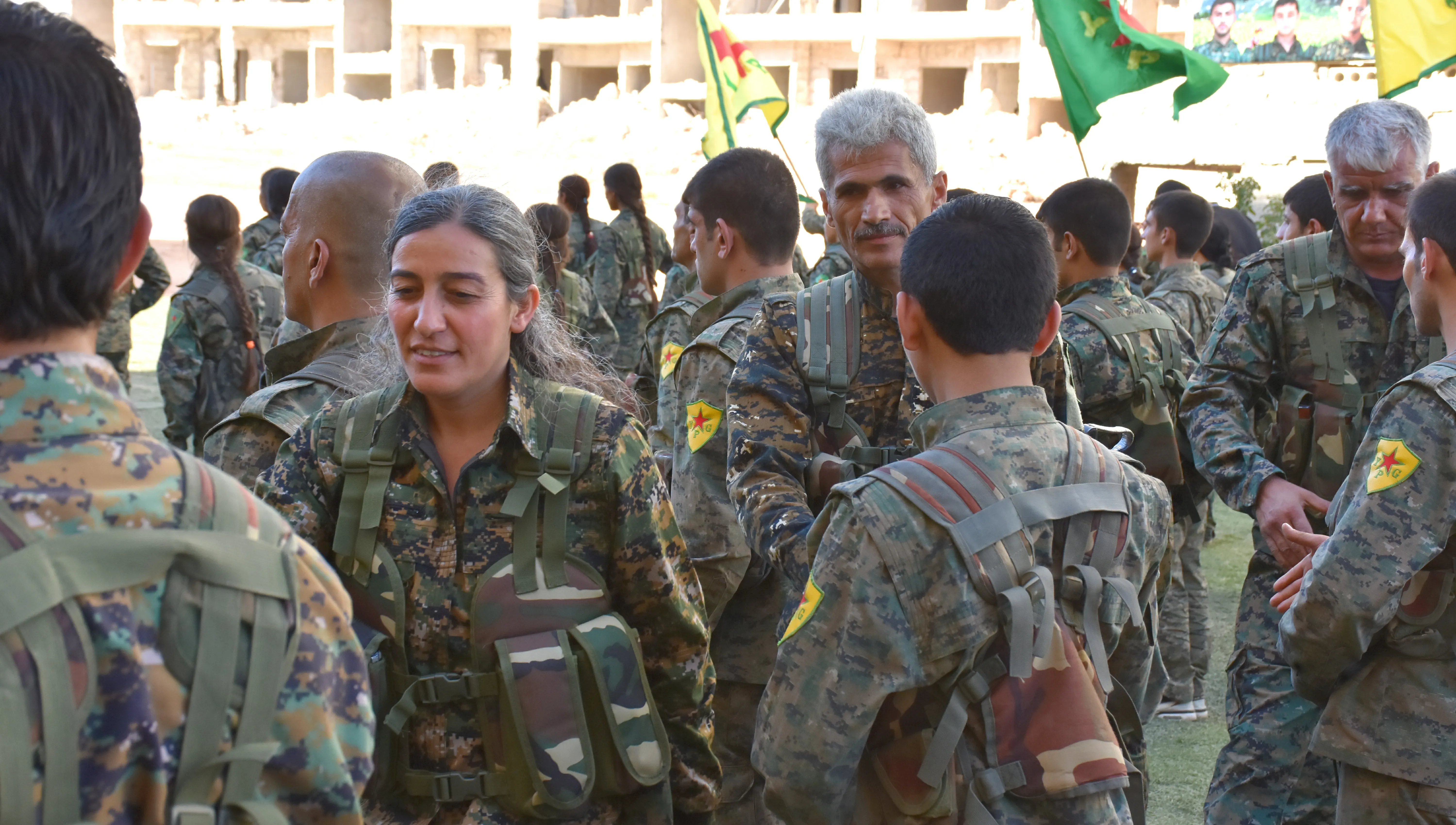 40 ciwanên din ji Helebê tev li YPG`ê bûn