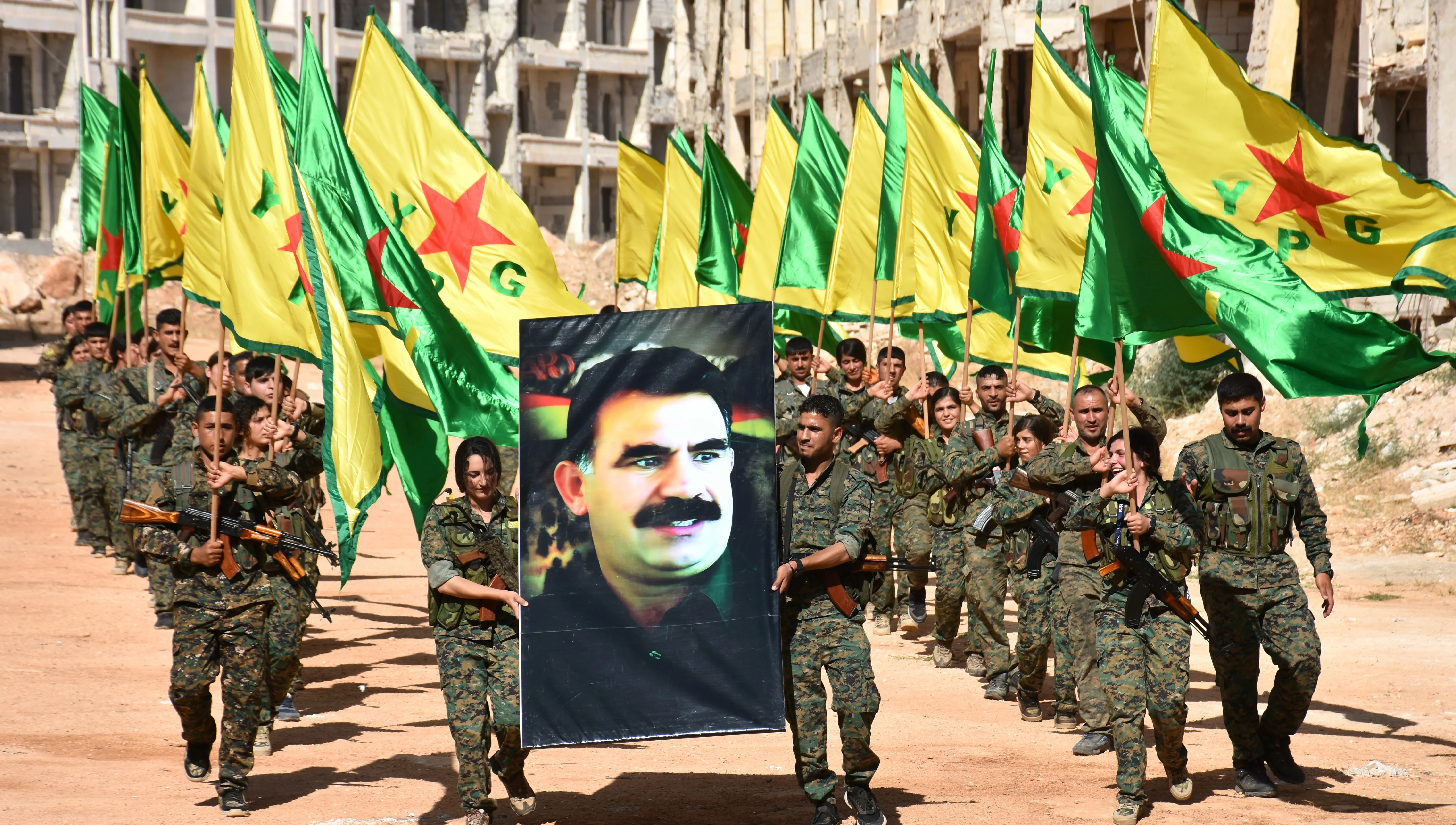 40 ciwanên din ji Helebê tev li YPG`ê bûn