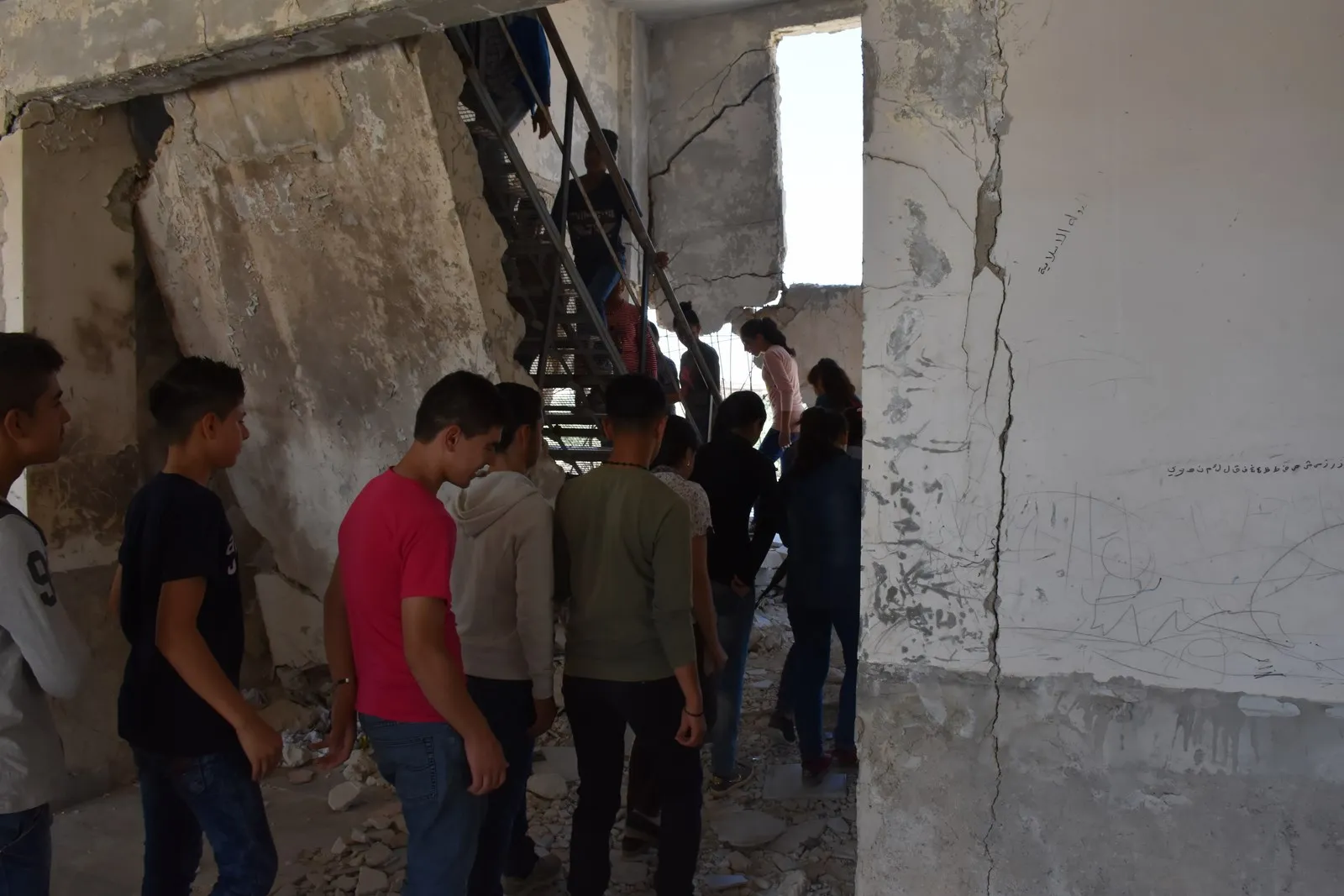 Xwendekarên Efrînê perwerdeya xwe dewam dikin