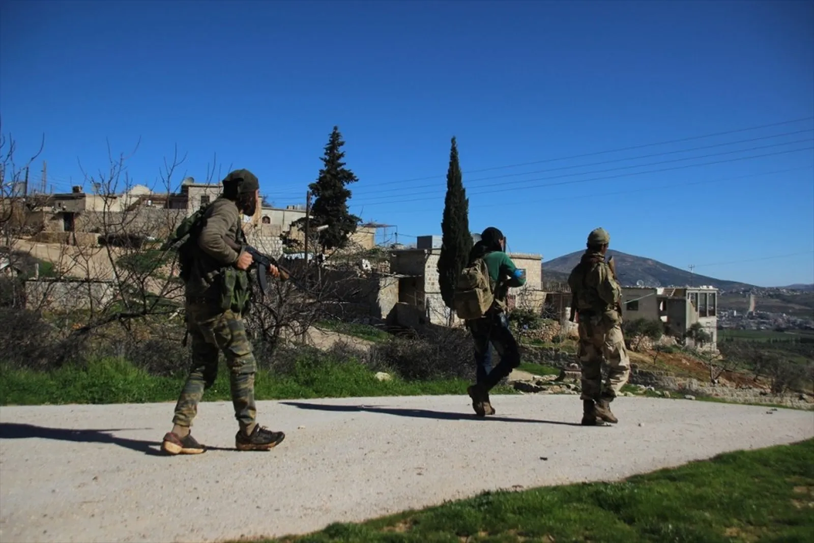 Çeteyên tirk 7 ciwan ji gundê Aysko yê Efrînê revandin