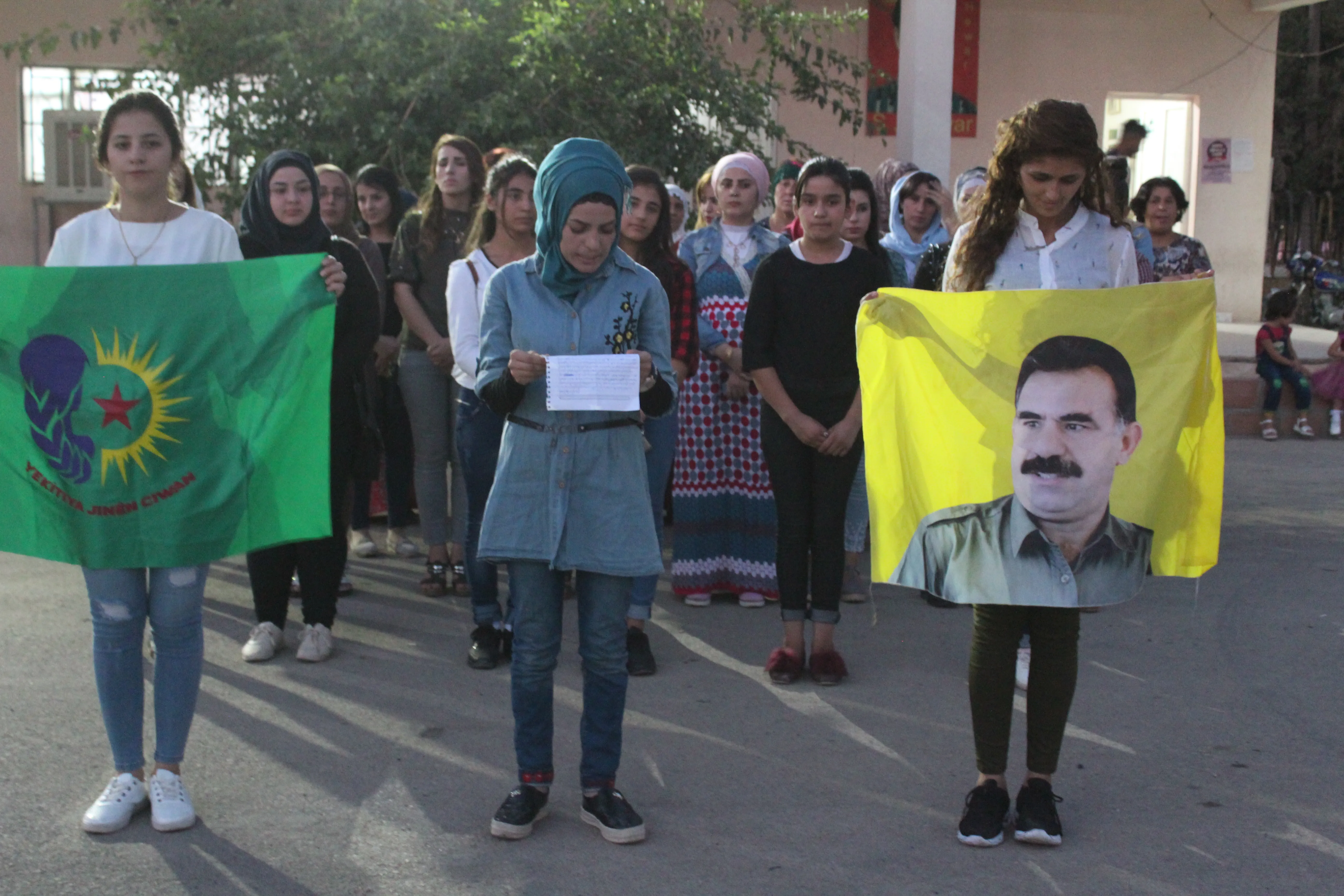 Yekitiya Jinên Ciwan hemleya ‘Serî hilde’ berdewam dikin