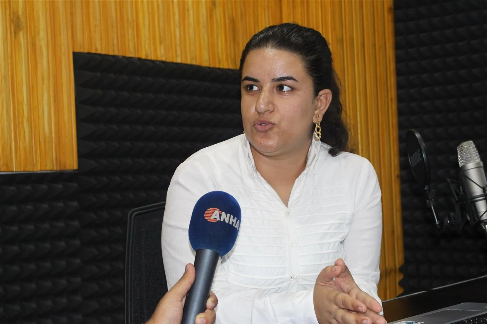 Radyoya Sewt El-Heyat dest bi weşanê dike