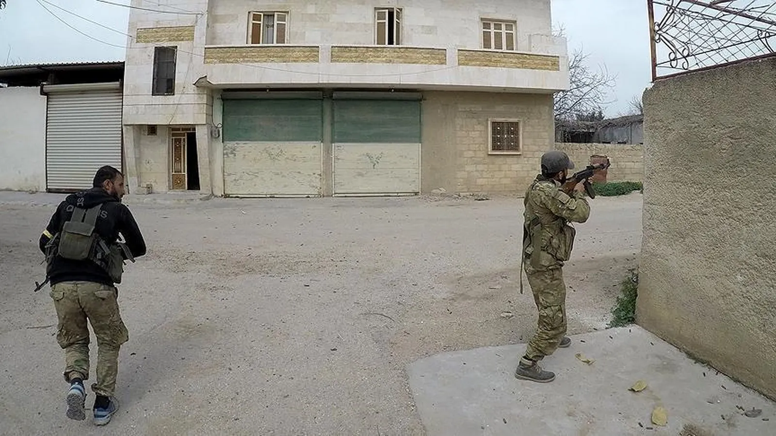 Çeteyên Tirkiyeyê li Cindirêsê bi hev ketin