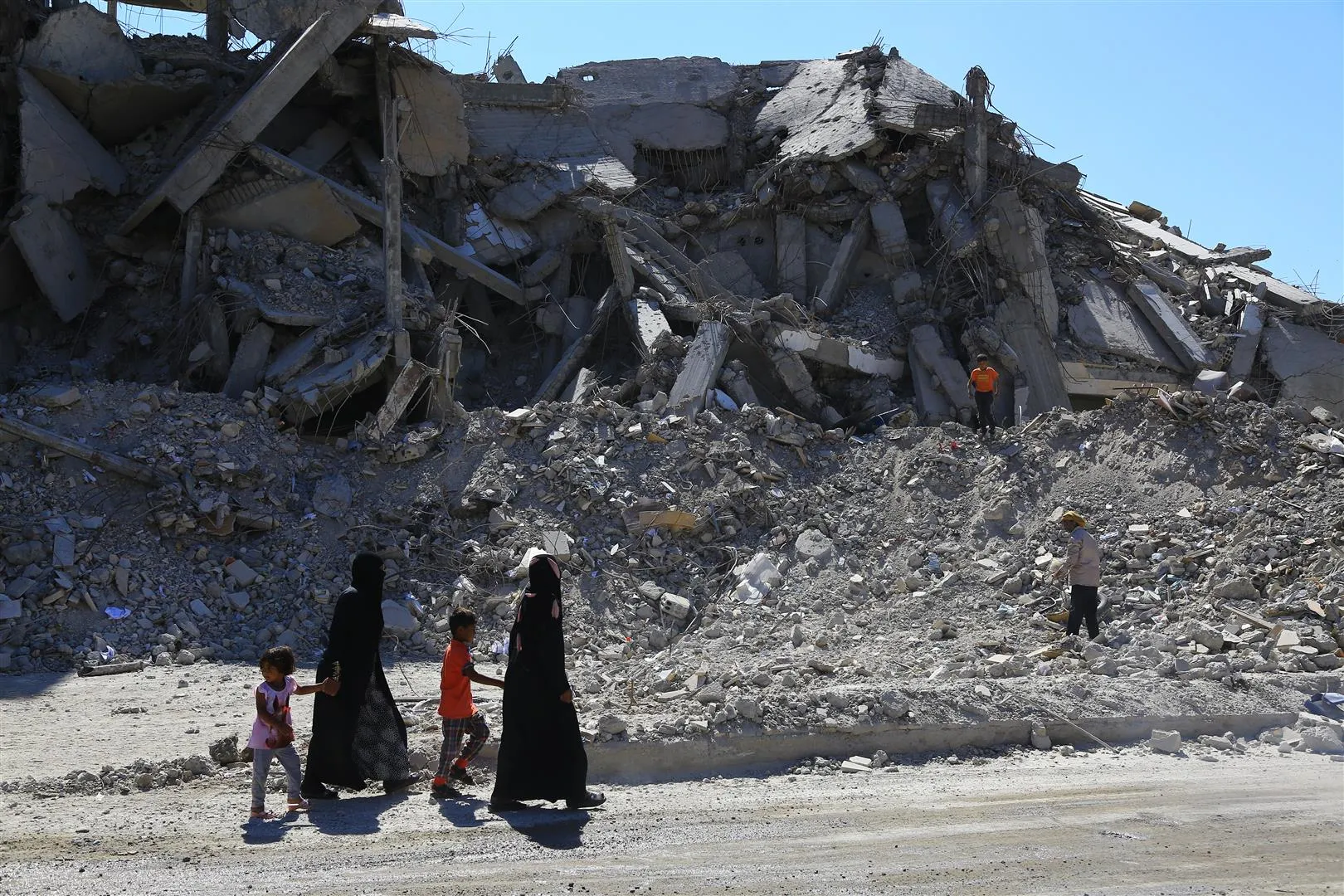 Li Reqayê xebatên paqijiyê ber bi dawî ve diçe