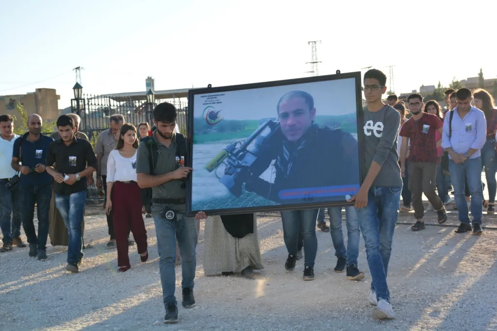 Yekitiya Ragihandina Azad rojnamevan Mistefa bi bîr anî