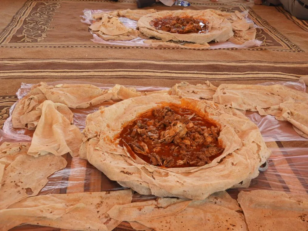 Xwarinên gelêrî jî cihê xwe di nav mîhrîcana Girê Spî de girt