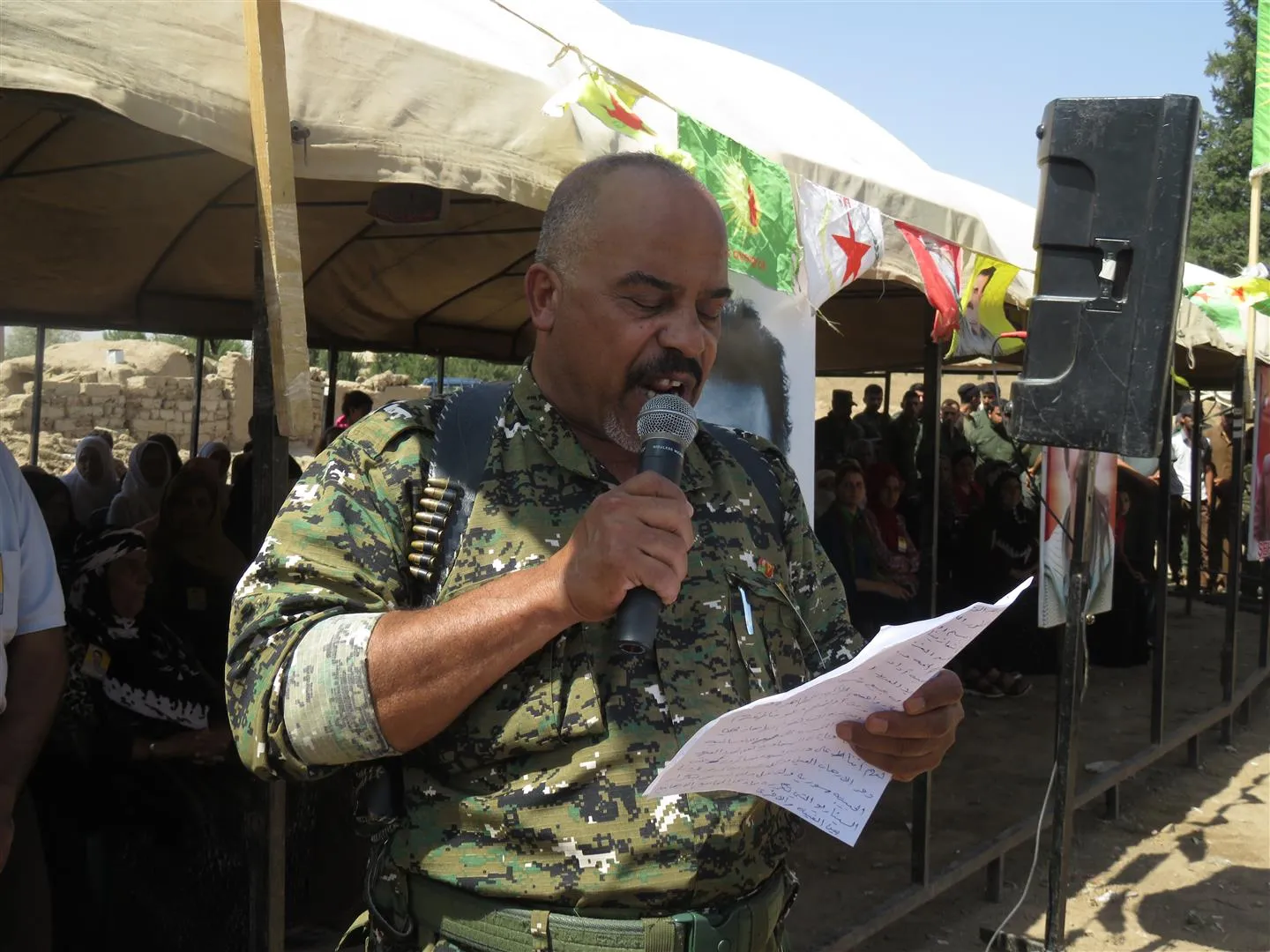 'Em ê terorê bi xwîna şehîdan têk bibin'