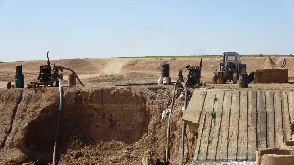 Ji bo çandiniyê mazot li cotkarên Eyn Îsa tê belavkirin