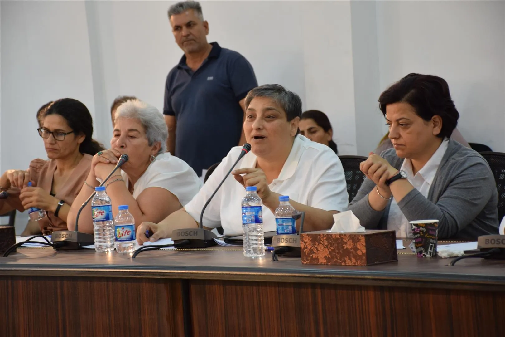 ‘Navendîbûn sedema aloziya Sûriyeyê ye’