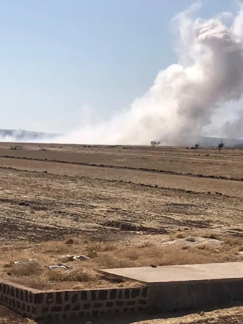 Dagirekeriya Tirkiyê gundên Efrînê topbaran dike