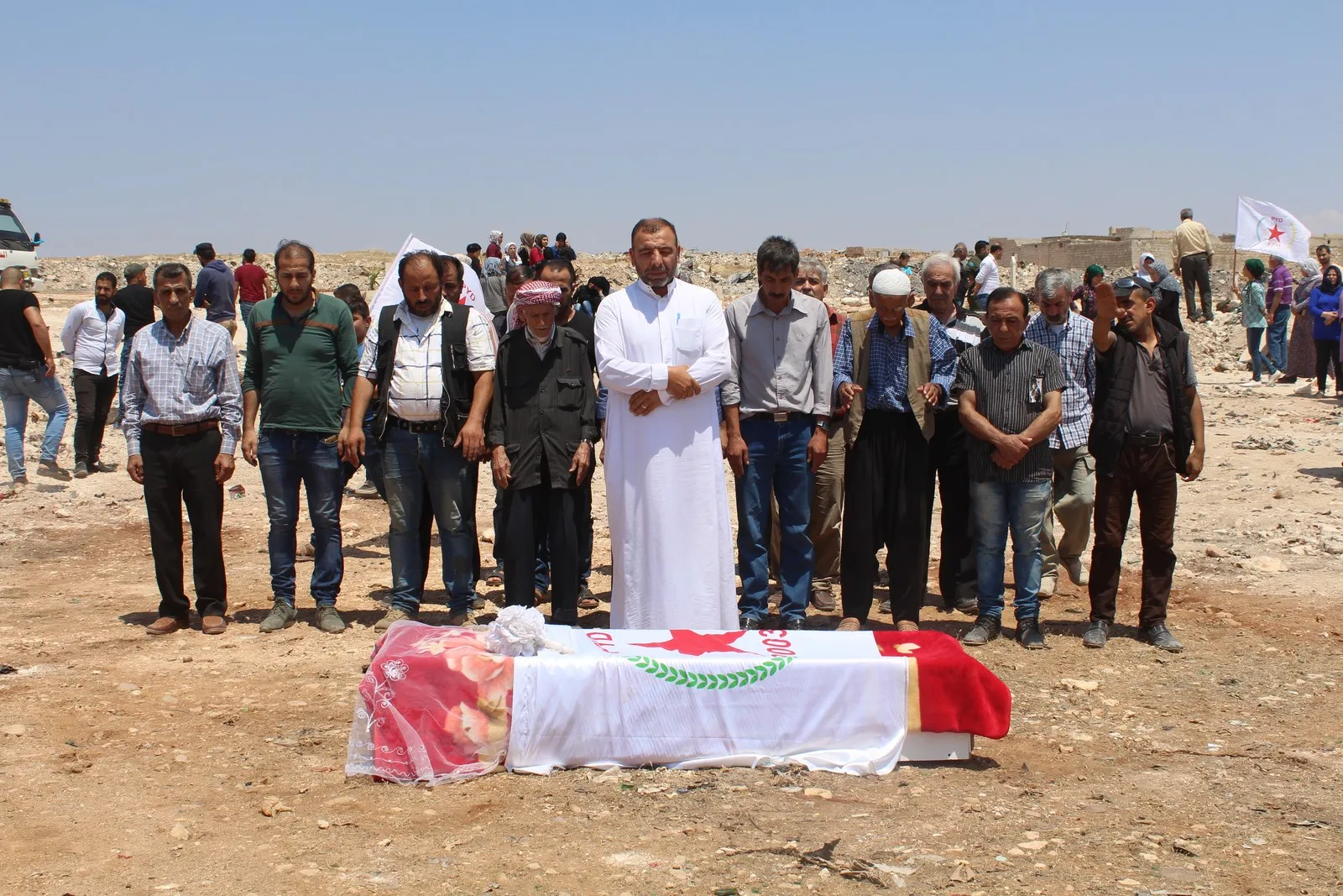 Cenazeya Rêvebera PYD‘ê Roşîn Henan li Helebê hate oxirkirin