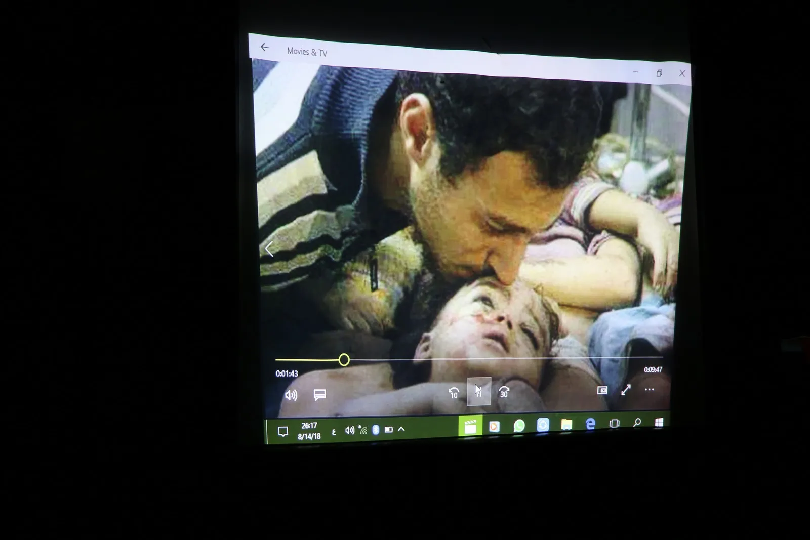 Fîlîmê"Di nava kavil û bermaniyan de zarokatiya windayî" li Helebê hate nîşandan