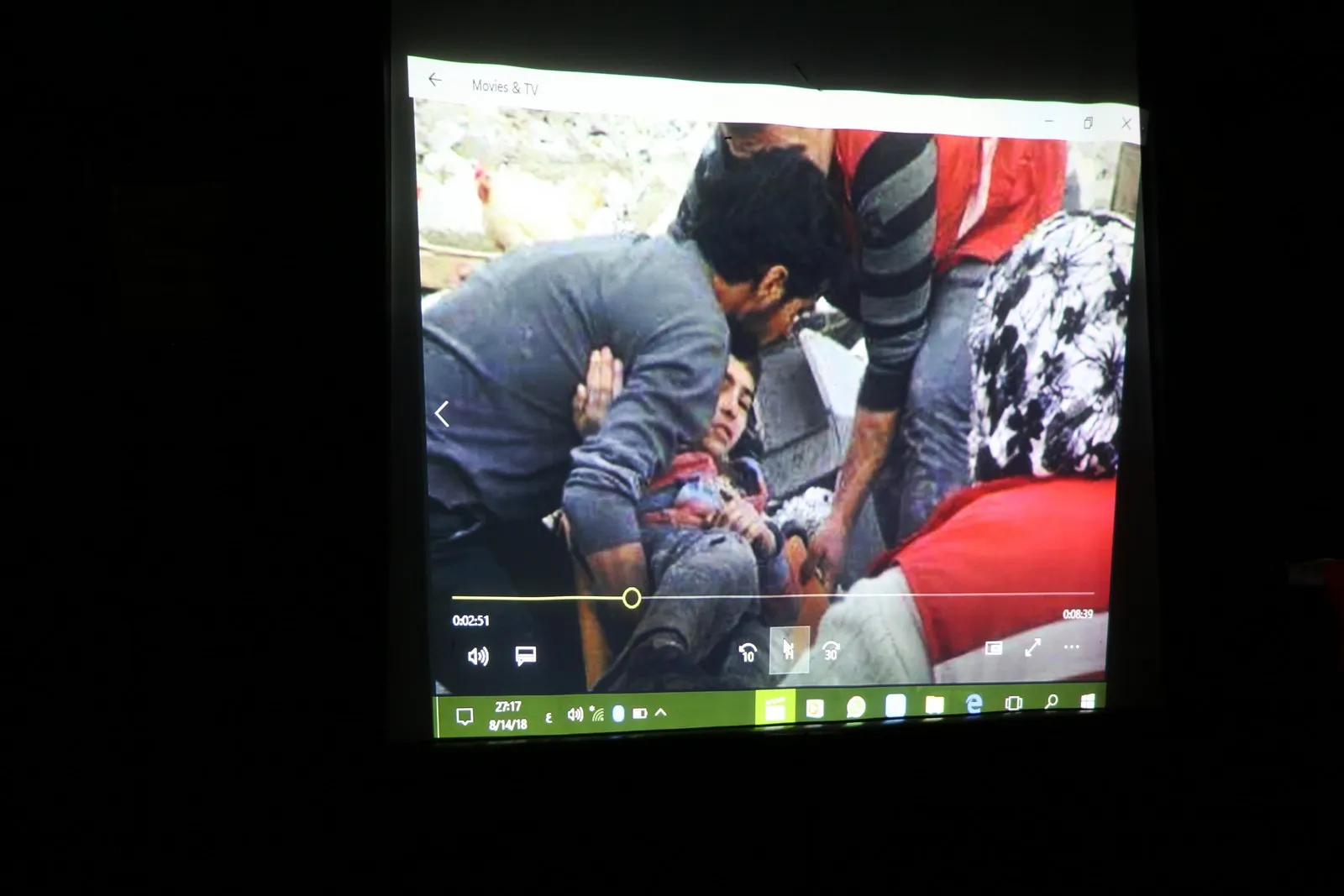 Fîlîmê"Di nava kavil û bermaniyan de zarokatiya windayî" li Helebê hate nîşandan